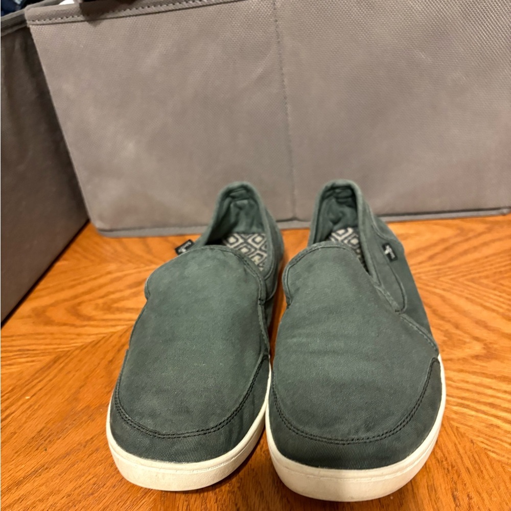 Sanuk Pair o Dice loafer size 7.5